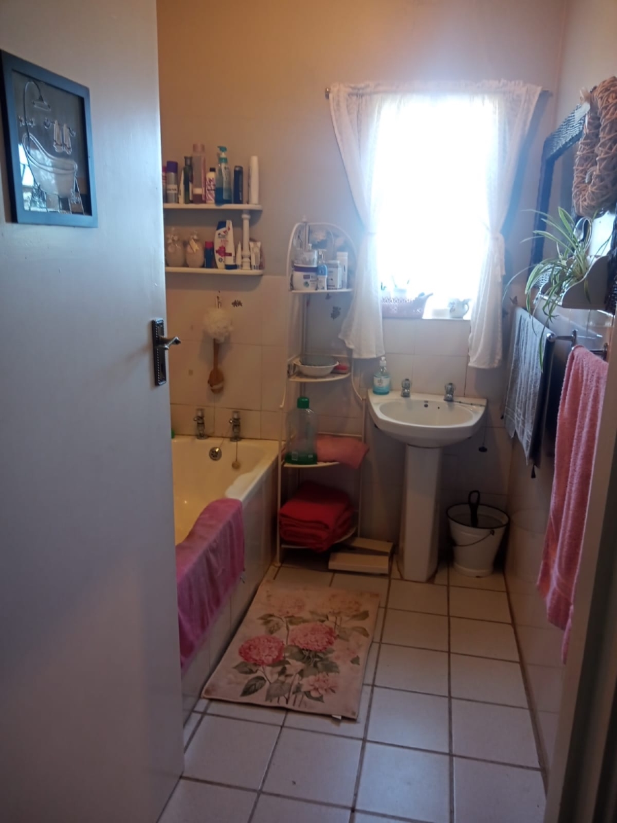 3 Bedroom Property for Sale in Van Riebeeck Hoogte Eastern Cape